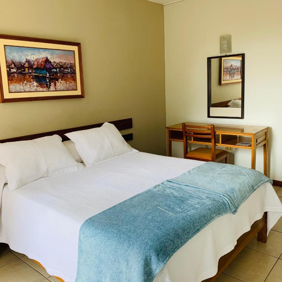 Hotel Acosta อีกีโตส ภายนอก รูปภาพ
