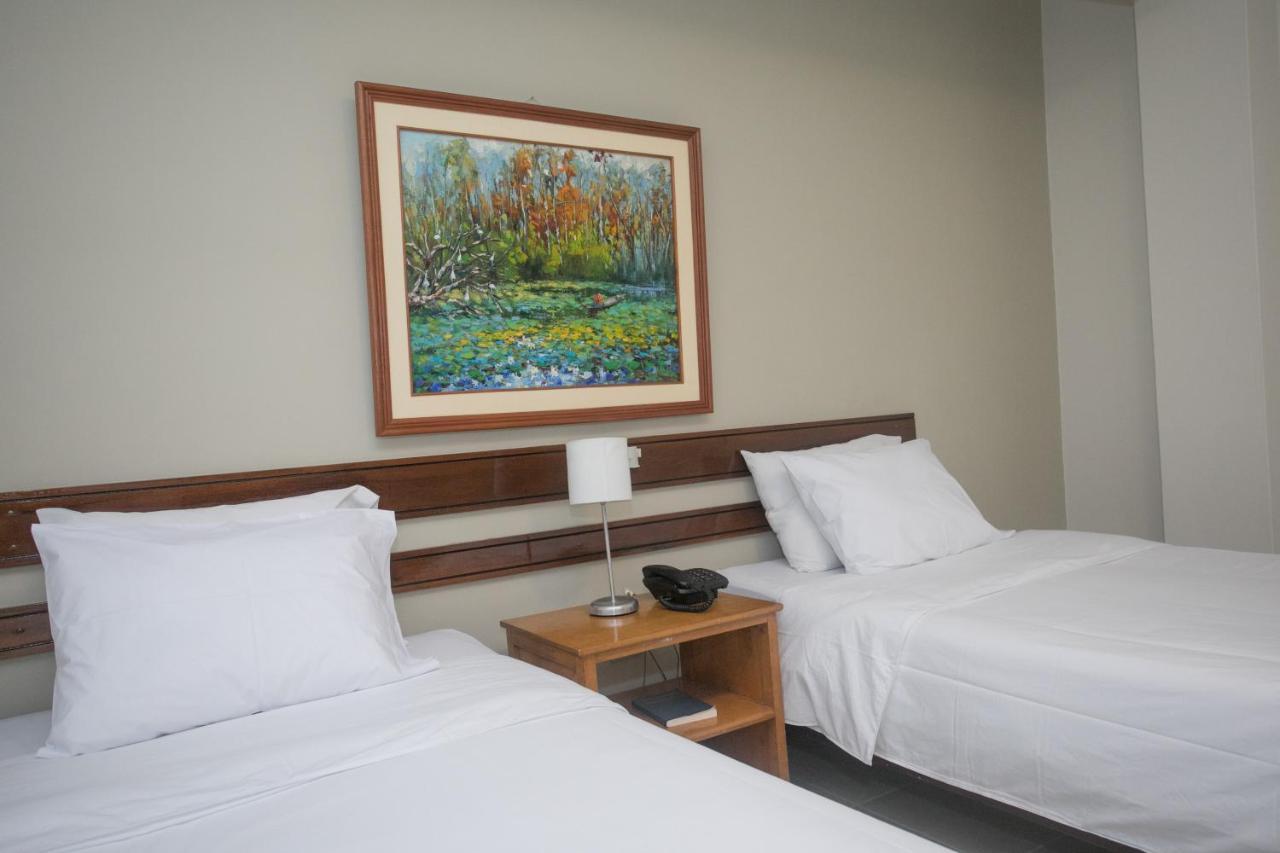 Hotel Acosta อีกีโตส ภายนอก รูปภาพ