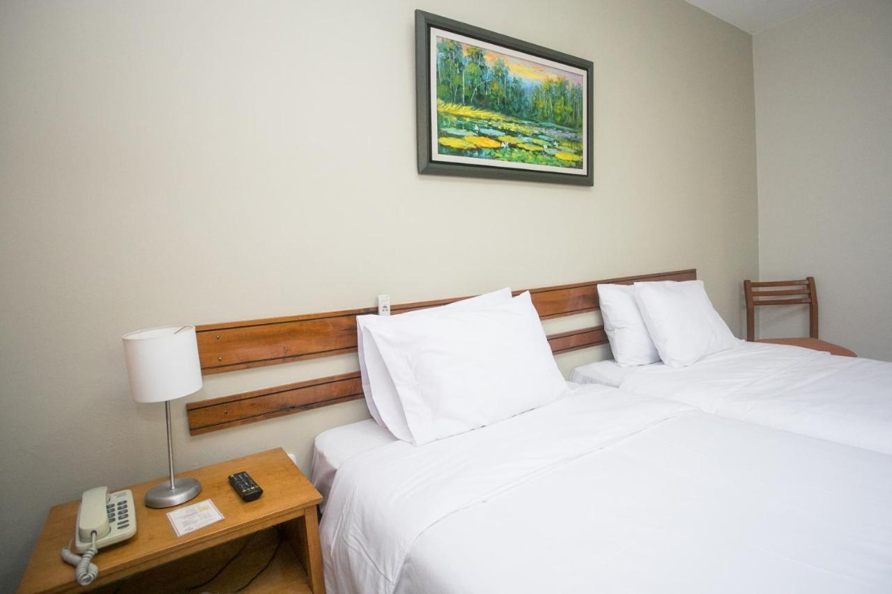 Hotel Acosta อีกีโตส ภายนอก รูปภาพ